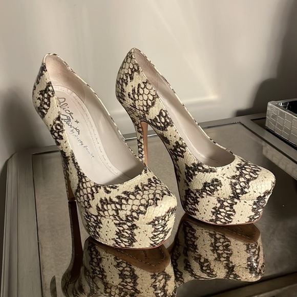 Alice+Olivia Larimore Snakeskin Platform Heels - Picture 6 of 8